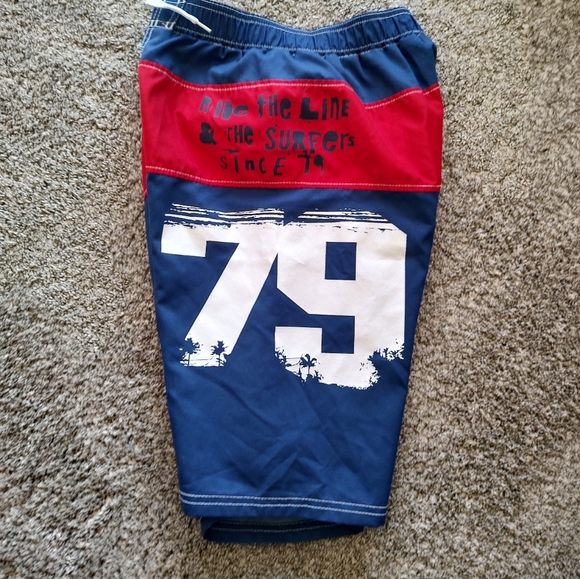 💥 3/$20 Pipeline Boys Swim Trunks Since 14-16! - Picture 2 of 6